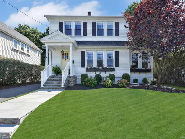 45 Brookfield Avenue, Fairfield, CT 06825