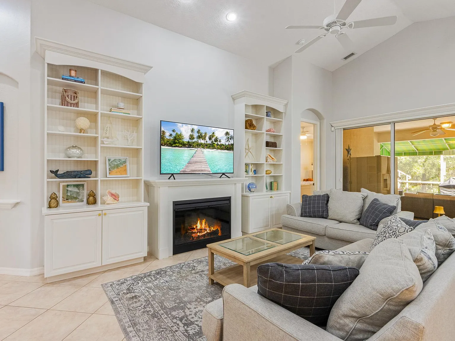 12120 Maple Ridge Dr — Photo 3