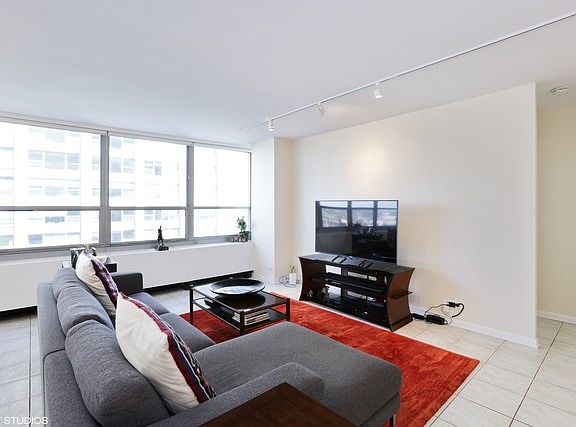 3rd image of 3550 N Lake Shore Dr APT 1318