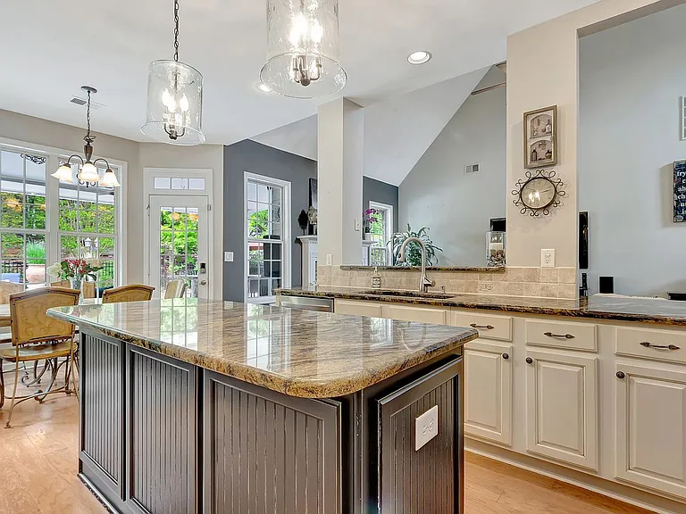 374 Persimmon Dr — Photo 20