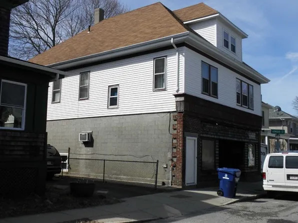 354-358 Arnold St, New Bedford, MA 02740