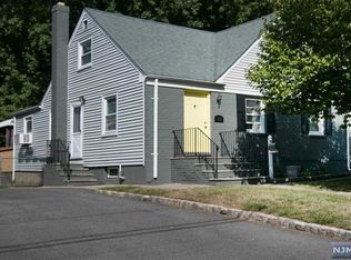 75 Dudley Dr, Bergenfield, NJ 07621