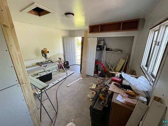 5th image of 520 7th Ave E