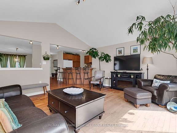 4th image of 43 Nicklaus Dr