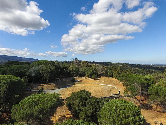 3rd image of 12 Quail Meadow Dr