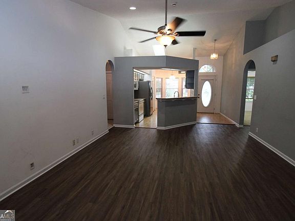 3rd image of 107 Shearman Way