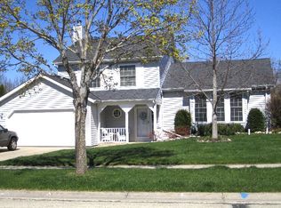 712 Overland Trl, Grafton, WI 53024