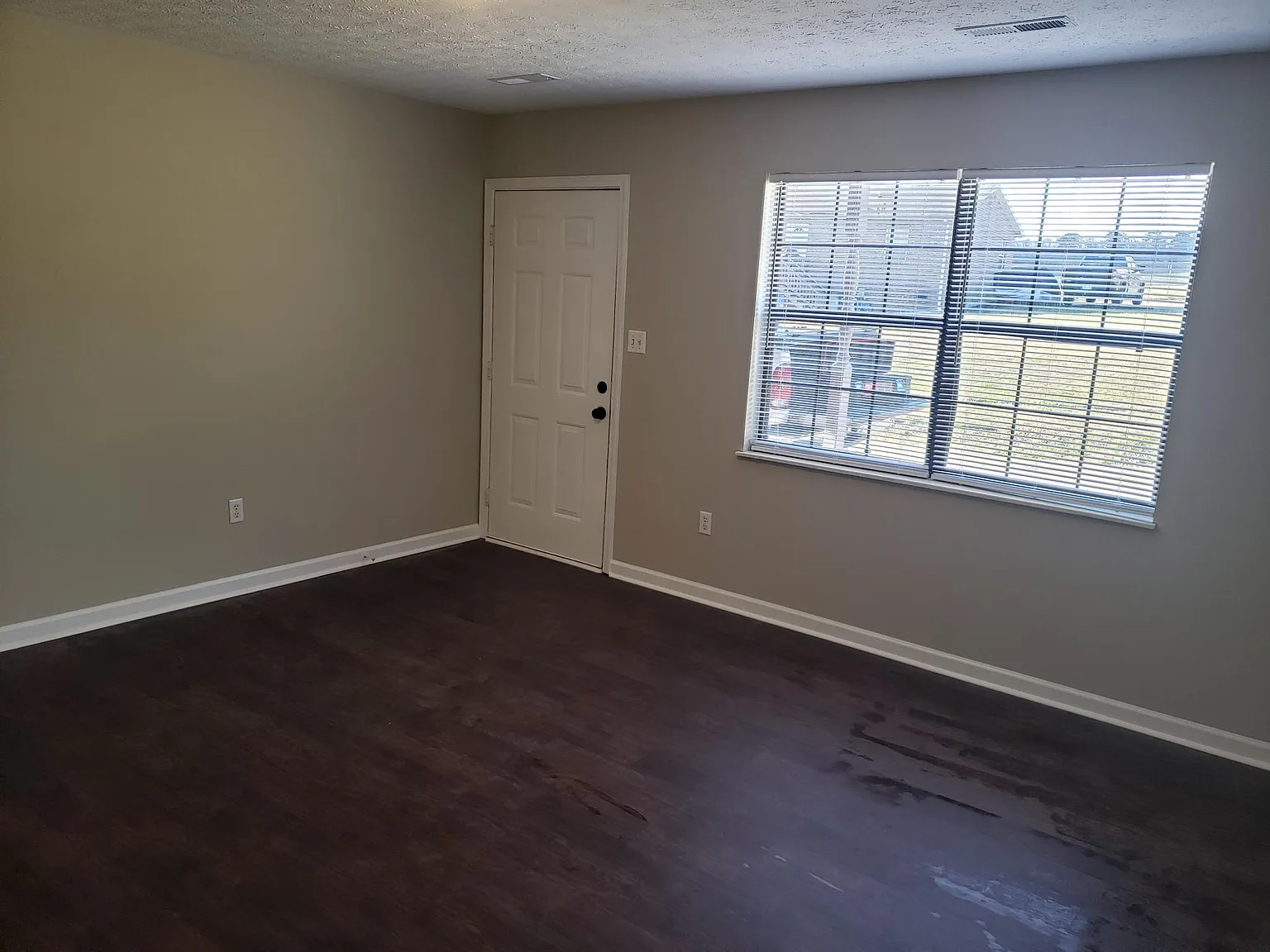 2 bed, 850 sqft, $1,100 — Photo 4