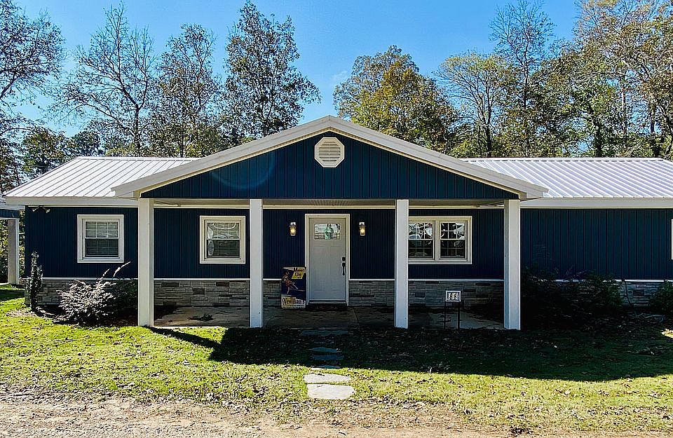 Welcome home to Lake Jordan!
