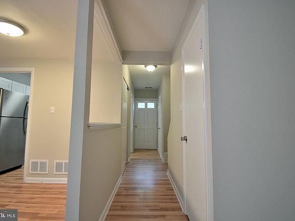 3rd image of 405 Greenbrier Ct #405