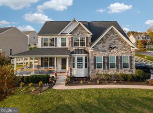 35555 Saint James Dr, Round Hill, VA 20141