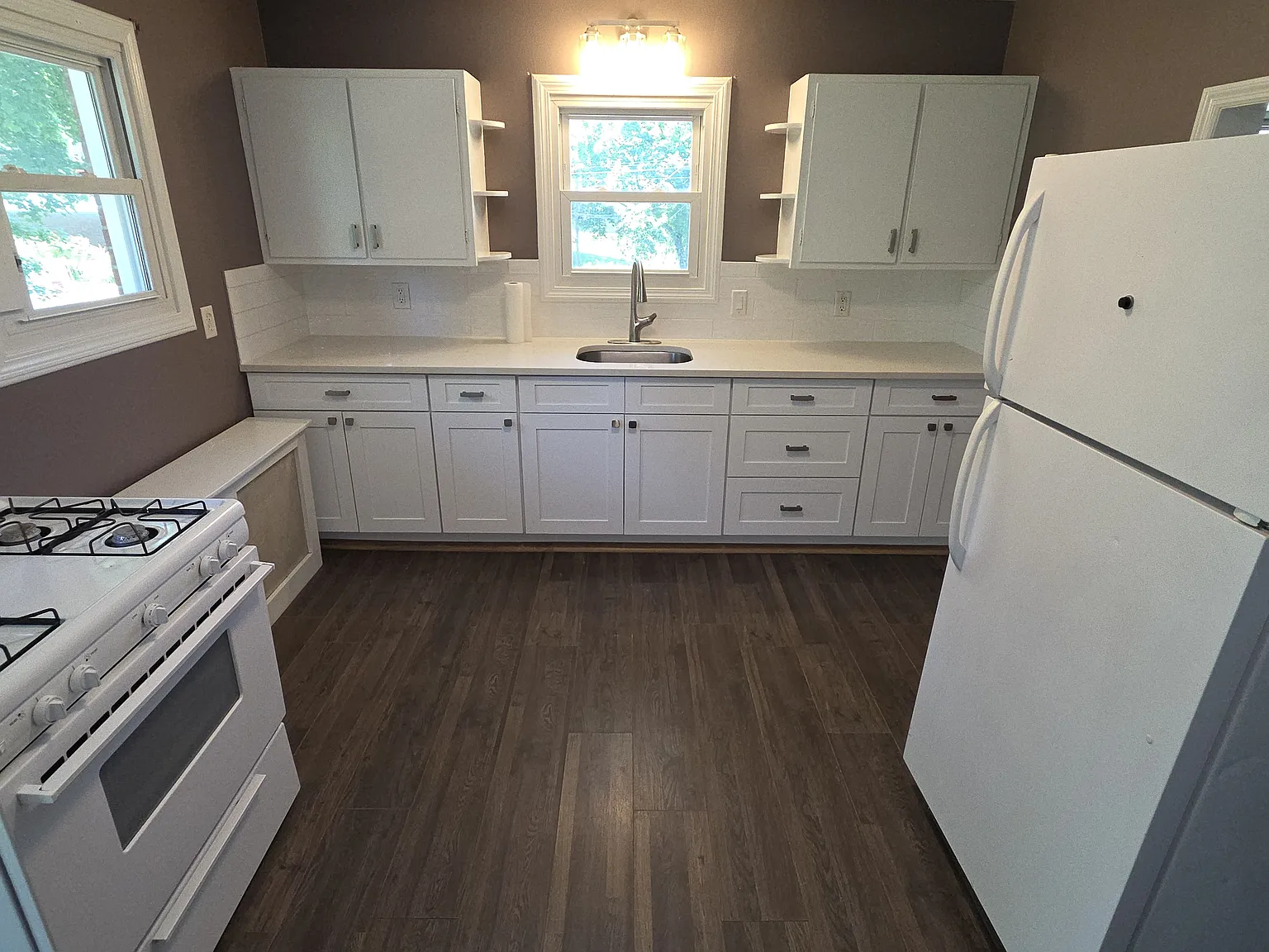 3 N Hill Ln — Photo 2