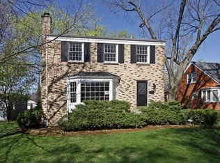 240 Elm St, Glenview, IL 60025