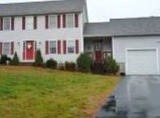 8 Homestead Rd, Deerfield, NH 03037