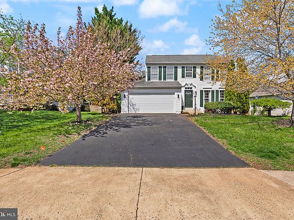 2nd image of 14904 Greenhill Crossing Dr