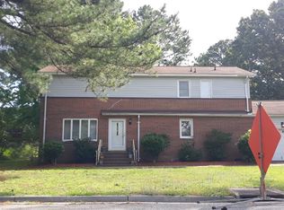 1217 Spruce Ln, Chesapeake, VA 23320