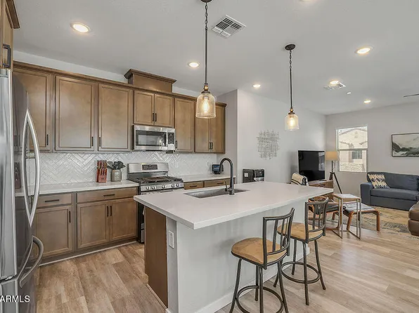 759 E LARK Street #202, Gilbert, AZ 85297