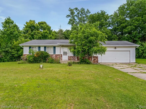6427 Gale Rd, Atlas, MI 48411
