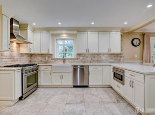 410 Stony Brook Dr, Bridgewater, NJ 08807