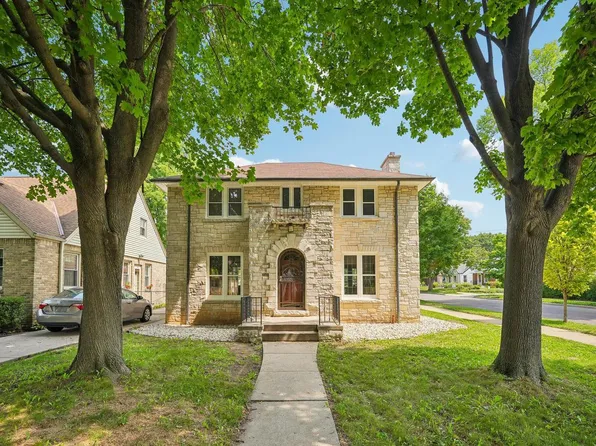 2902 N 73rd STREET, Milwaukee, WI 53210