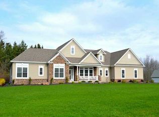 11 Ashland Oaks Cir, Spencerport, NY