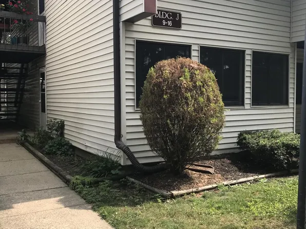 11 Avon Dr, East Windsor, NJ 08520