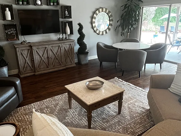 523 Fairway Dr — Photo 5