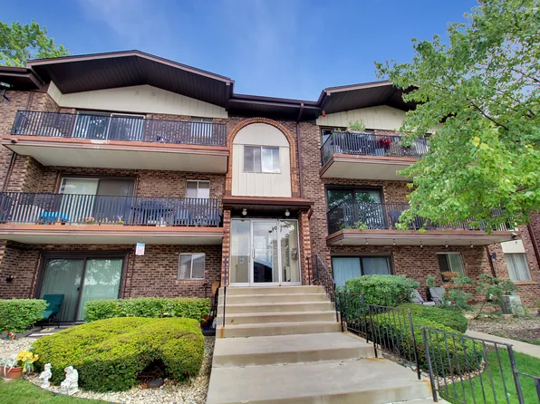 13911 James Dr APT 1005, Crestwood, IL 60418