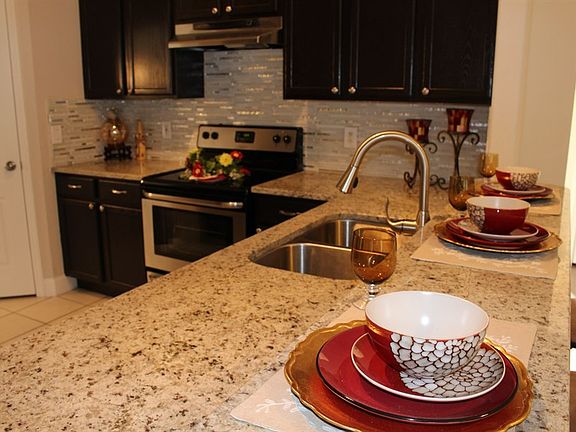4th image of 6911 Knightswood Dr