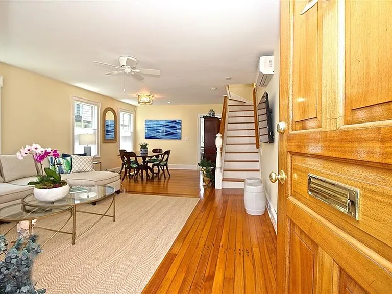 105 John St — Photo 3