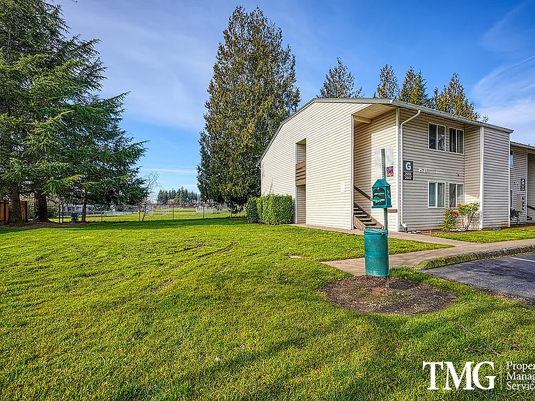 Kings Meadow Apartments — Photo 4