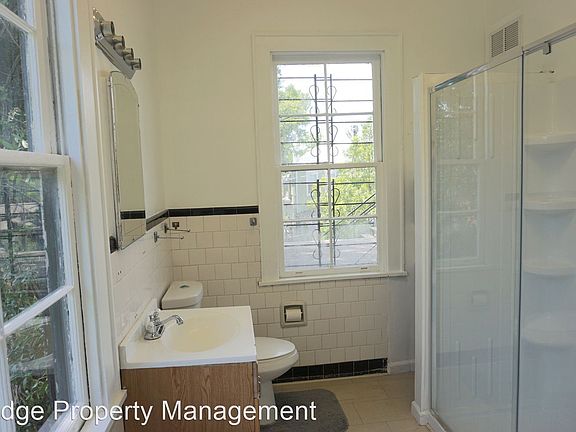 5th image of 213 E Hall St #A
