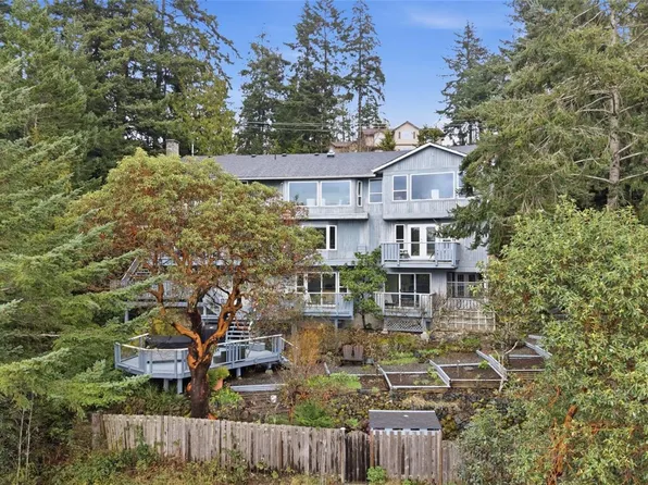 5301 Sooke Rd, Sooke, BC V9Z 0E8