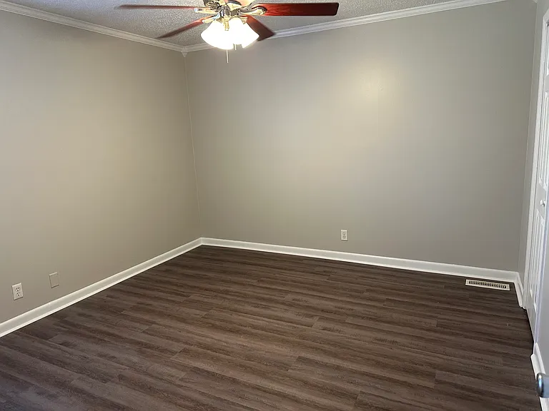1439 Winding Way Dr — Photo 8