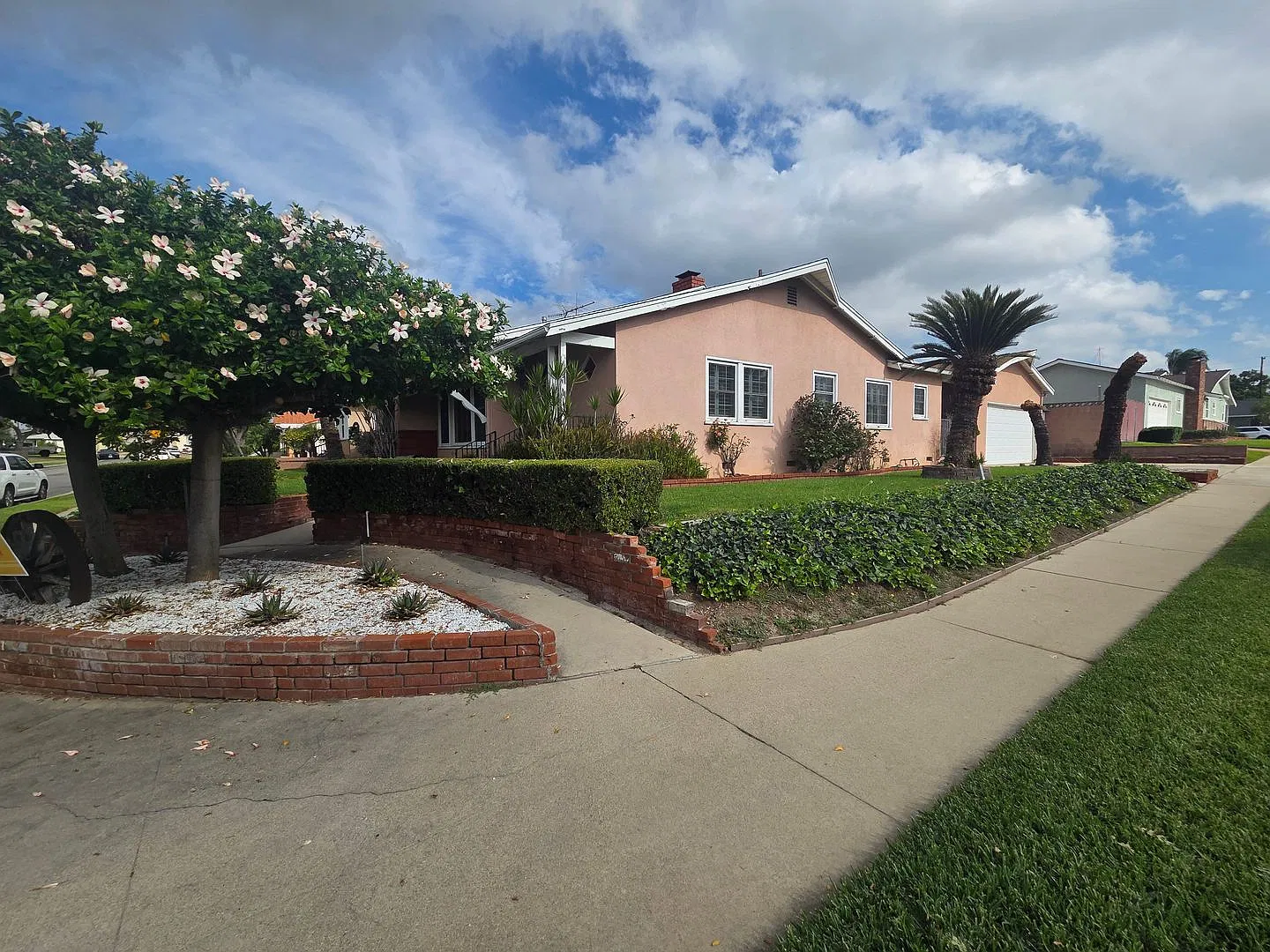 Excellent 3 Bed, 2 Bath Corner Lot Home! — Photo 3