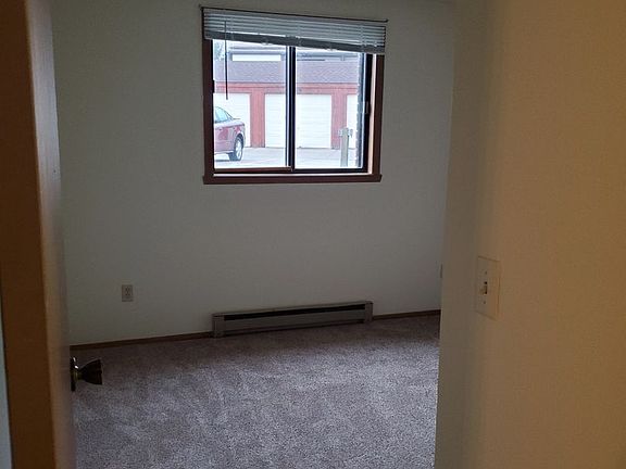 4th image of 2643 Arrowhead Rd S #105