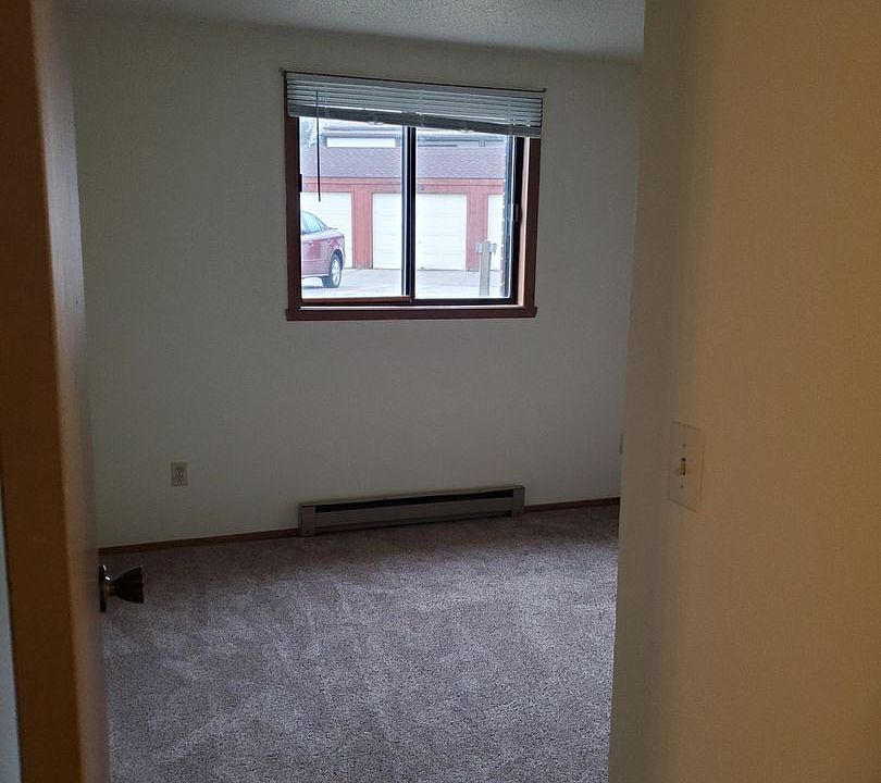 2643 Arrowhead Rd S 2643 Arrowhead Rd S Fargo ND Zillow