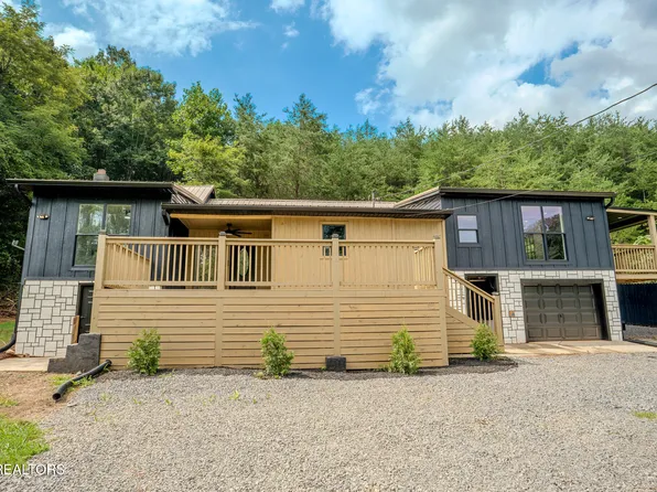 960 Chestnut Grove Rd, Dandridge, TN 37725