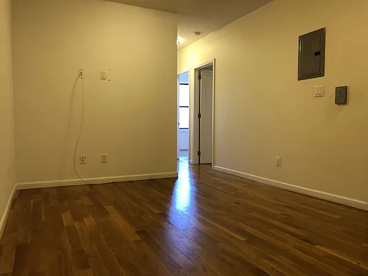 Rented by Realty 2000 Corp | media 23