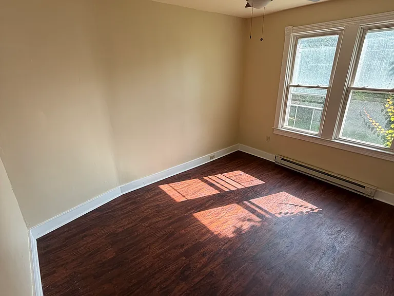 548 Broad St — Photo 6