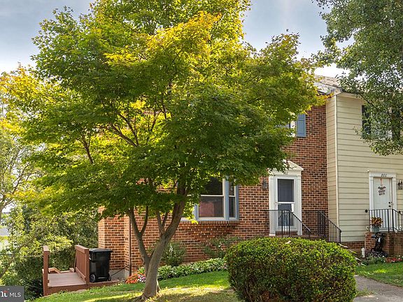 2nd image of 802 Appleseed Ct