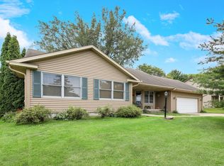 2668 Suzanne Cir, White Bear Township, MN 55110