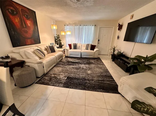 3390 NW 36th Avenue, Lauderdale Lakes, FL 33309