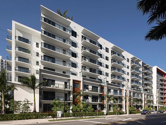 4th image of 3006 NE 2nd Ave #423