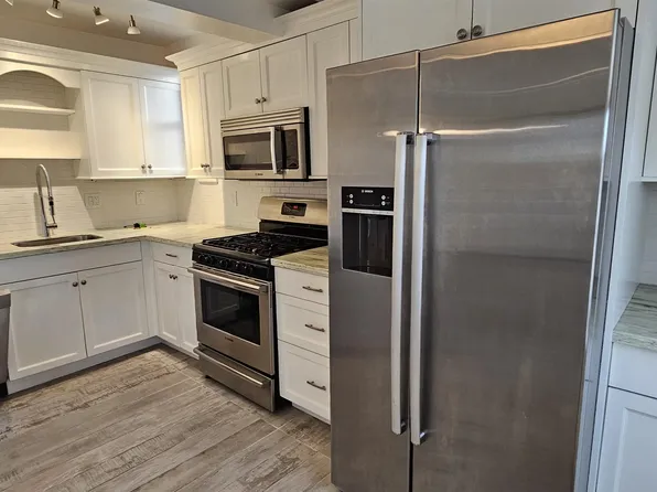 203 Washington Street image 2 of 10