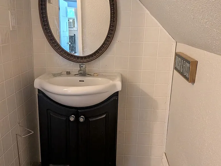 609 Jefferson St — Photo 17