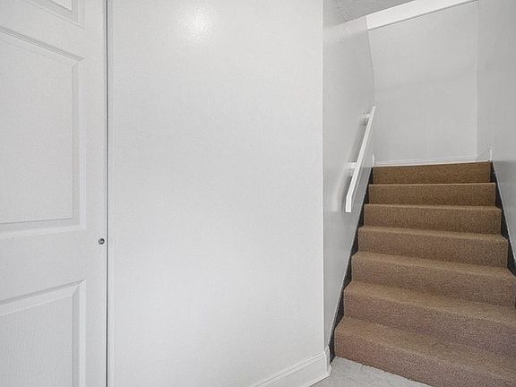 5th image of 510 Main St APT 436