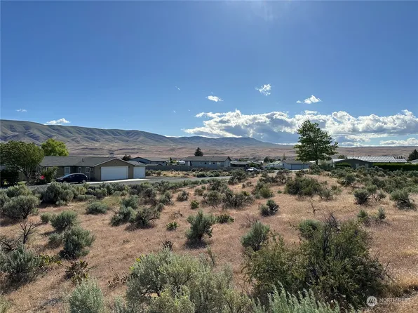 206 Green Laurel Place SW, Mattawa, WA 99349