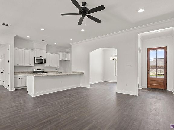 4th image of 18643 Seabiscuit Ln