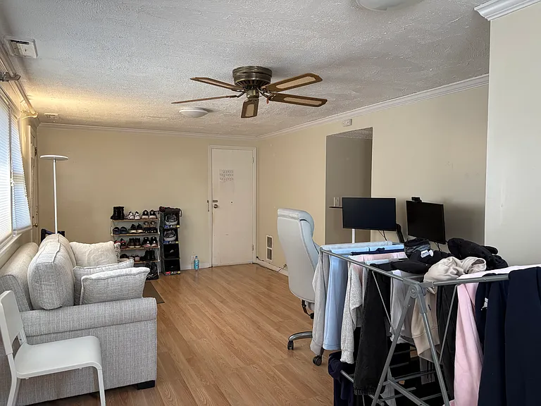 52 Oakwood Ave — Photo 10